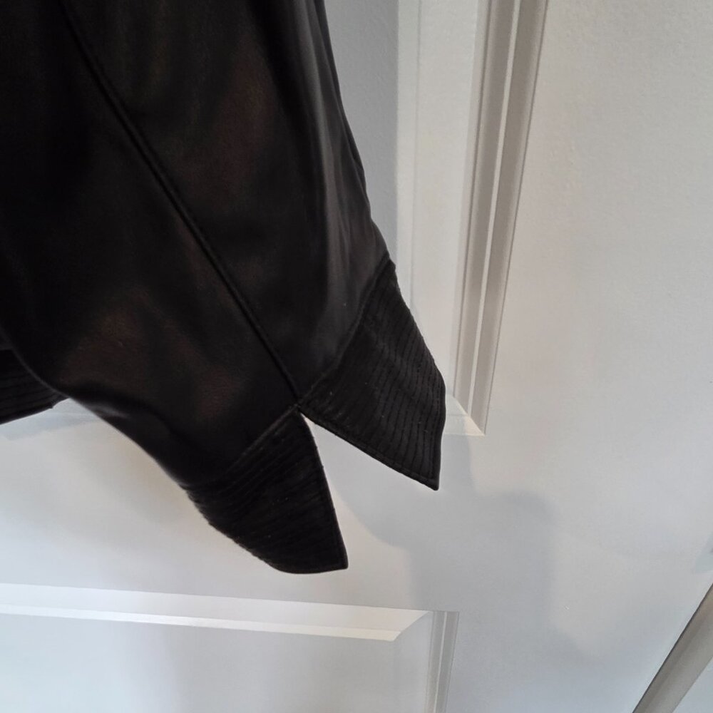 Chico's Faux Leather Black Bomber Jacket w/Floral Lining - Sz 2 / L / 14 - NWOT - Picture 4 of 10